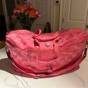 Coach Getaway Pink Signature Nylon Duffle Bag F77469 w/ Strap & Hangtag